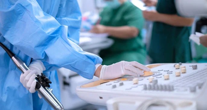 Ecocardiograma transesofágico melhora detalhamento do coração com uso de sonda no esôfago - Imagem do artigo