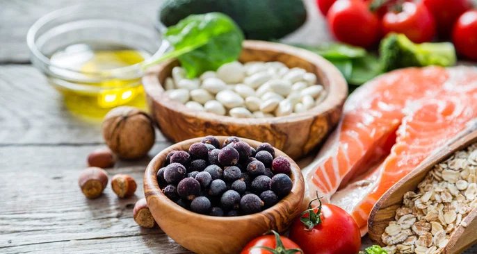 Alimentos ricos em antioxidantes ganham destaque na rotina de cuidados com a pele - Imagem do artigo