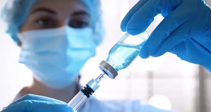 PMMA só é liberado para lipodistrofia em pacientes com HIV; entidades médicas vetam uso estético - Imagem do artigo