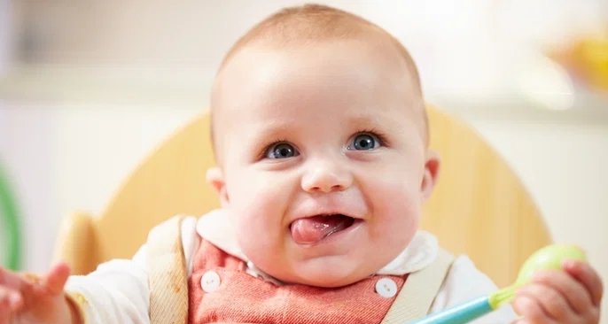 Refluxo em bebês: sintomas mais comuns, causas e opções de tratamento - Imagem do artigo