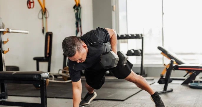 Treino full body trabalha todos os grupos musculares em até três sessões semanais - Imagem do artigo